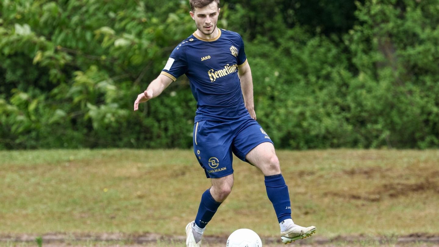 Jalkapallo | Saksalainen alasarjaseura joutuu evakkoon – kotikenttä neljä metriä liian lyhyt