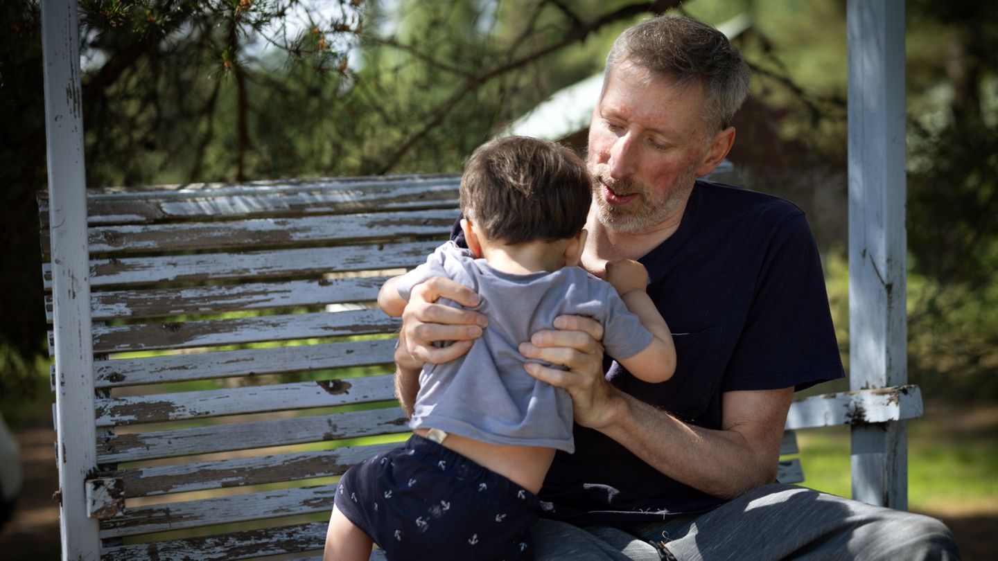 Bureaucracy: Lauri Lappalainen's journey through official channels after surrogate birth