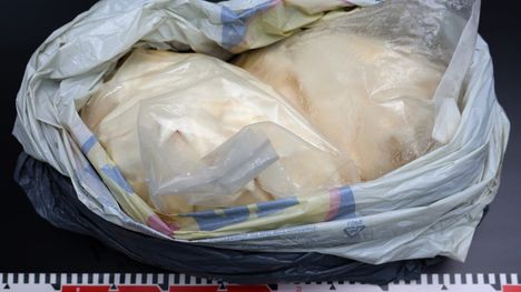 Huumausaineiden säilytykseen käytetystä asunnosta takavarikoitua amfetamiinia