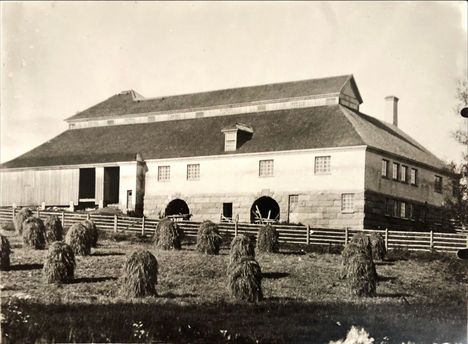 saaren-kartanon-navetta-h-vi-pian-maisemasta-katso-kuvista-milt