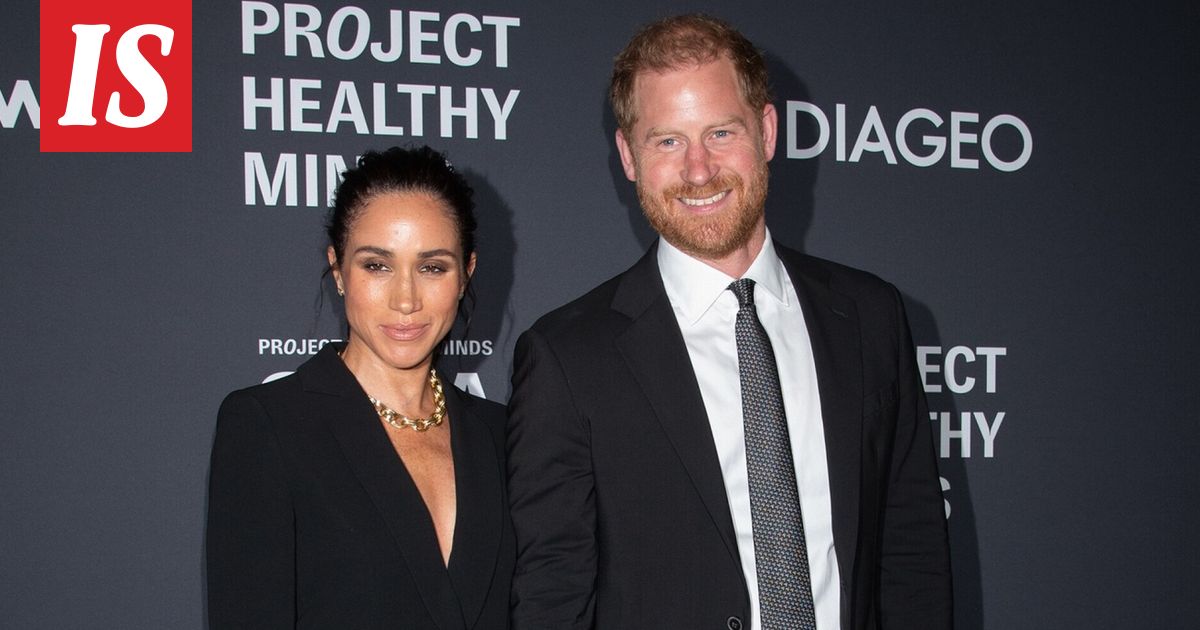 Ex-hovimestari huomasi silmiinpistävän eron Harryn ja Williamin joulukuvissa – yksi asia ihmetyttää: ”Ei käy järkeen”