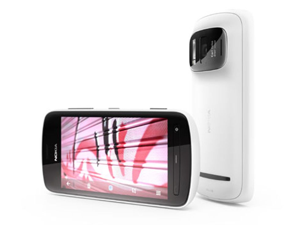 Testi: Nokia 808 Pureview -puhelimen Symbian tuottaa pettymyksen