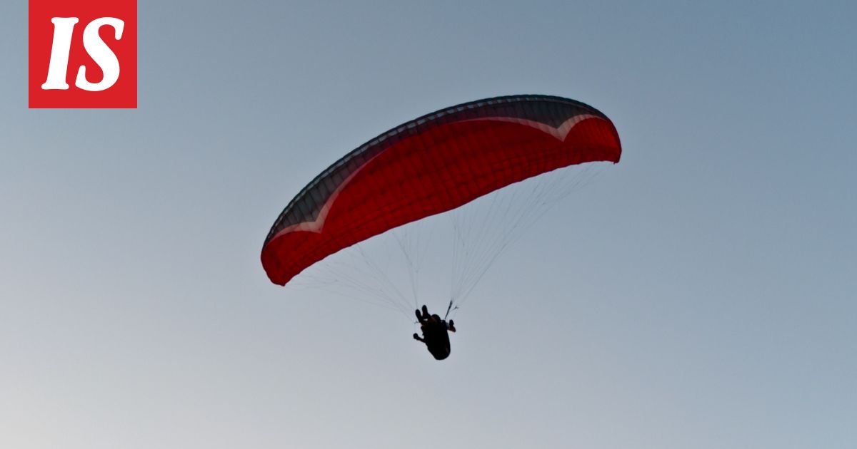 Vakava laskuvarjo-onnettomuus Britanniassa – kokenut hyppääjä menehtyi