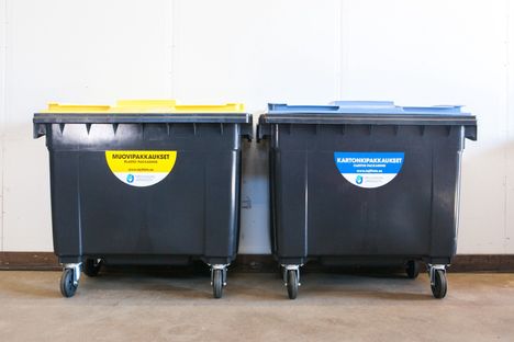 Muovipakkausten ja kartonkipakkausten kierrätys tulee pakolliseksi yli viiden asunnon kiinteistöissä 1.4.2023 lähtien. Kuva: Pirkanmaan jätehuolto.