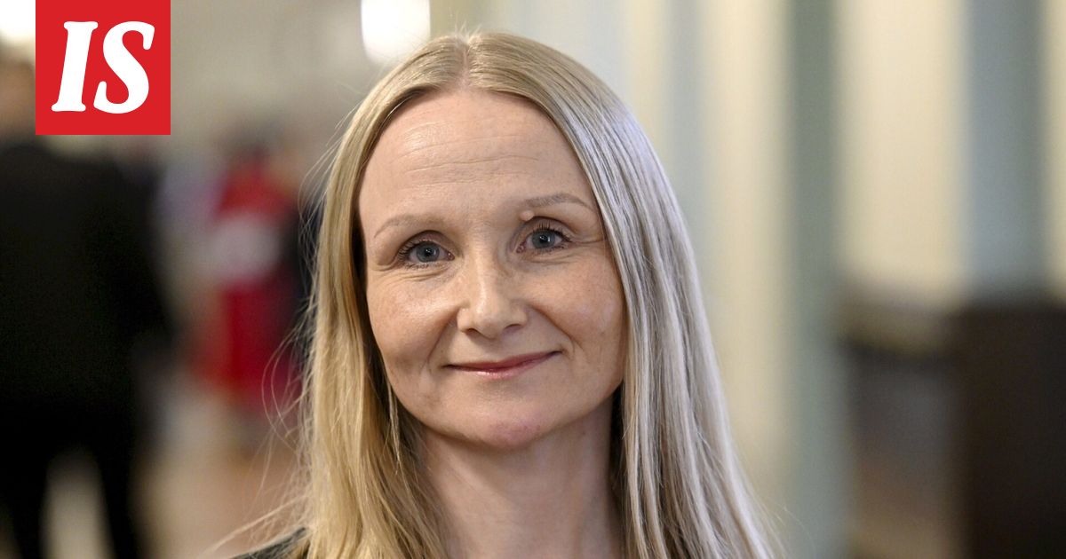 Perussuomalaisten kansanedustaja Kaisa Garedew lähtee ...