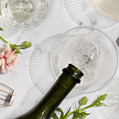 Suositusviini on parhaimmillaan sellaisenaan nautittuna aperitiivina tai brunssijuomana.