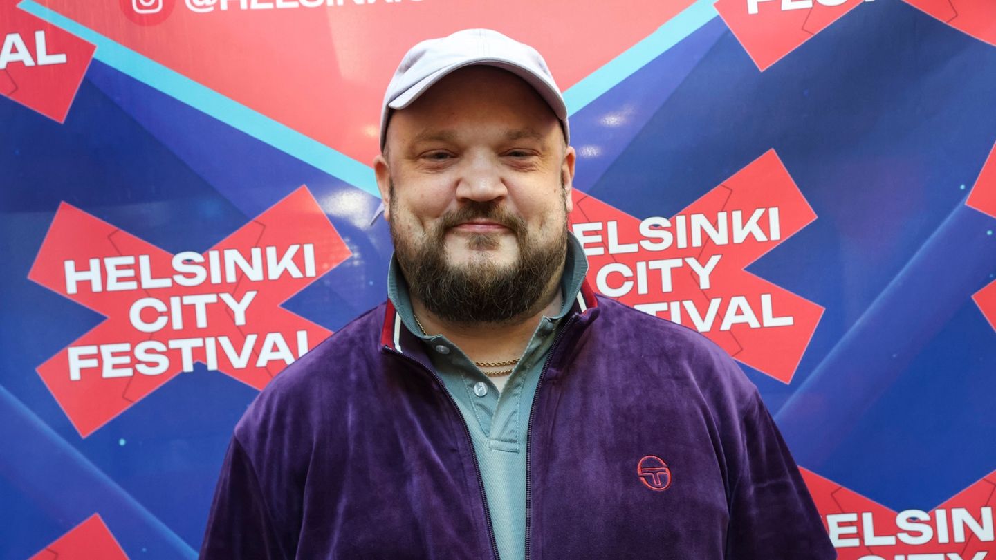 Pyhimys Ylelle: viestittely Saana Airtolan kanssa oli virhe