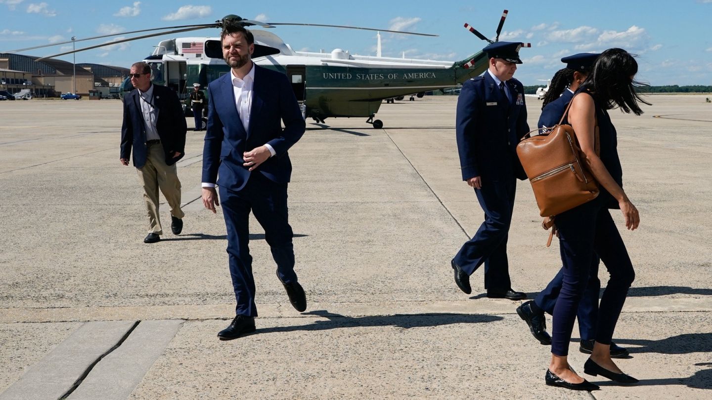 US-Iran Peace Talks to Begin in Switzerland Amid Hormuz Strait Tensions