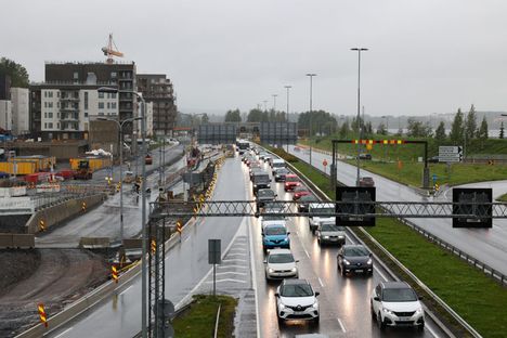 et-t-ist-palataan-v-hitellen-ty-paikoille-liikennem-riss