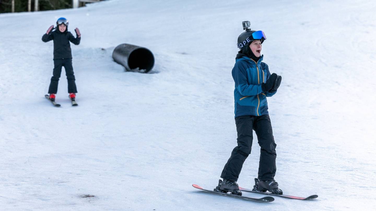  Kauniaisten ”city”- rinteessä lasketellaan täyttää häkää, vaikka vesisateessa