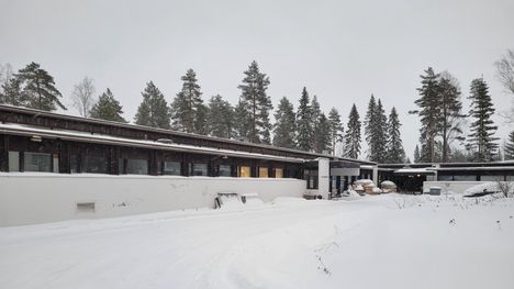 Pirkanmaalaislähtöinen Amissa-leipomo toimi rikosten aikaan Keuruulla varuskunnalta tyhjiksi jääneissä tiloissa. Tältä paikalla näytti tammikuussa 2023.