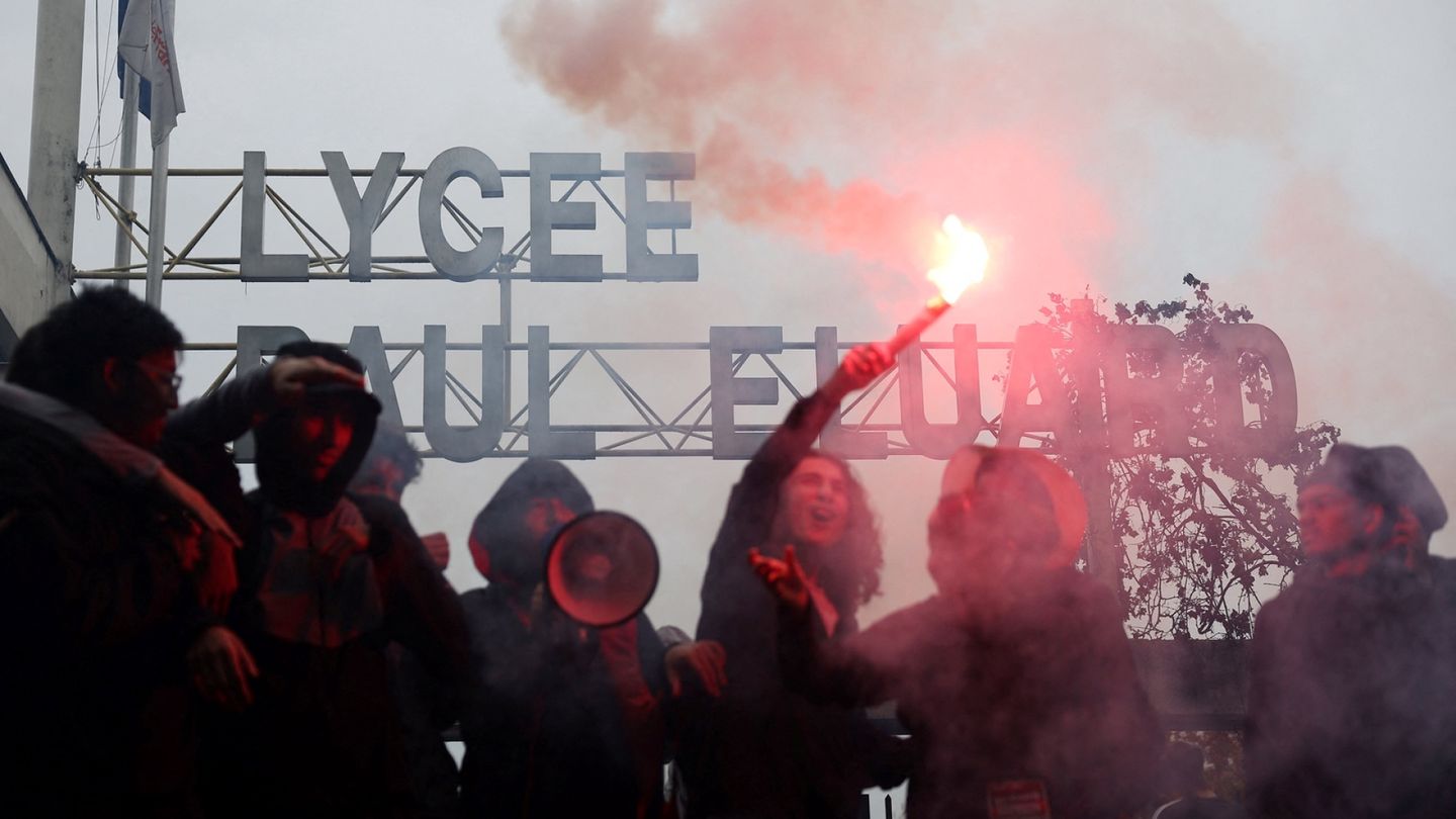 Ranska | Sekavan lukioprotestin ytimessä on Théodore Djamai, 19, joka vastustaa muutakin kuin kouluoloja