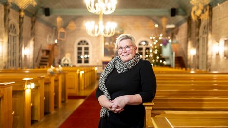 ”Tottijärveltä on helppo pongahtaa Tampereelle ja Nokialle. Tiet ovat hyvät, mutta julkista liikennettähän täällä ei juuri ole. Oma auto on välttämätön”, Tottijärvellä 44 vuotta asunut Tiina Honkiniemi sanoo. 