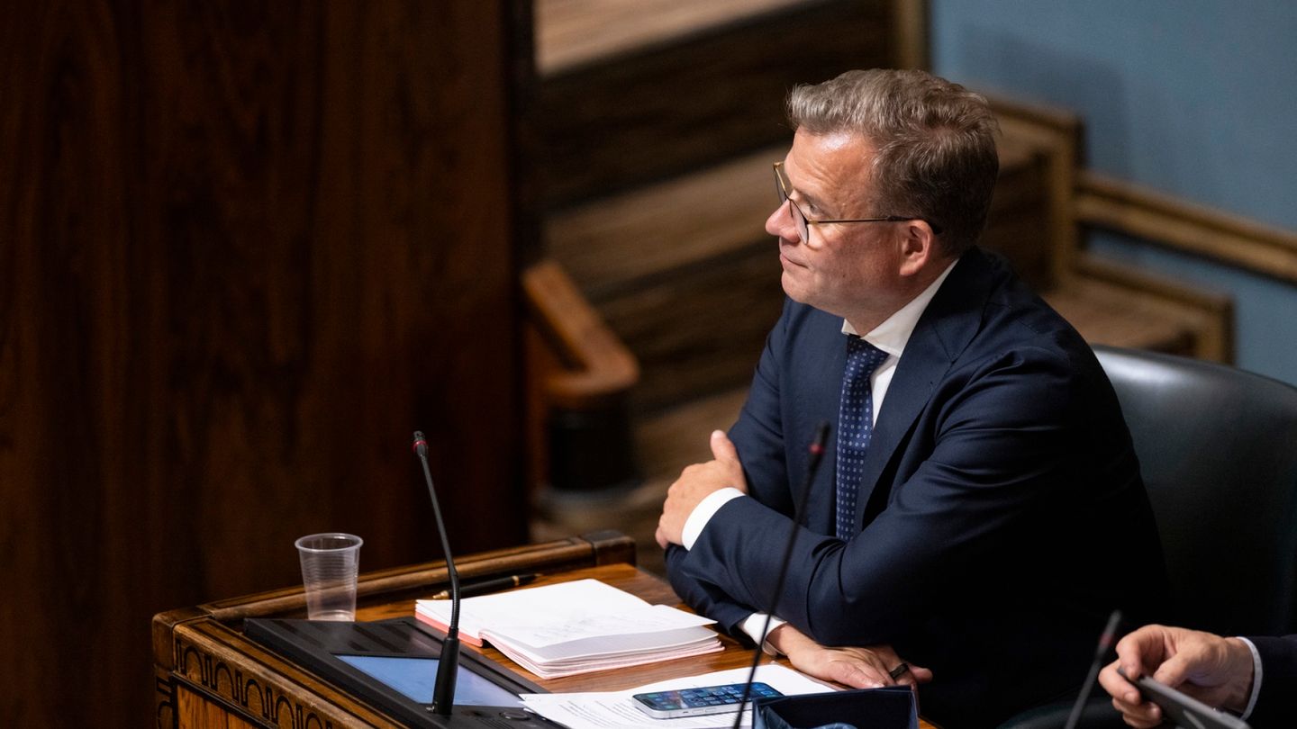 Law forced release of Garden emails, professor tells PM Orpo