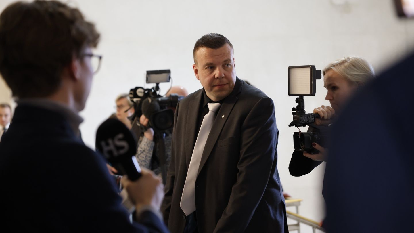 Finnish MPs' reality show secrecy sparks debate over parliamentary absences