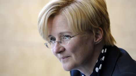 Johanna Aatsalo Helsingin käräjäoikeudessa huhtikuussa 2011. Hän oli kuultavana Suomen Hiihtoliiton ja Suomen Tietotoimiston välisessä dopingjutun oikeudenkäynnissä.