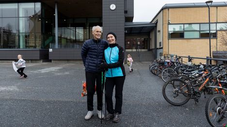 ”Tässä keskustassa kaikki on lähellä. Joka paikkaan on alle kilometri”, Kalle ja Kaija Heino sanovat. Urheilutalo on pariskunnalle tärkeä paikka, jossa tulee käytyä ainakin kahdesti viikossa.