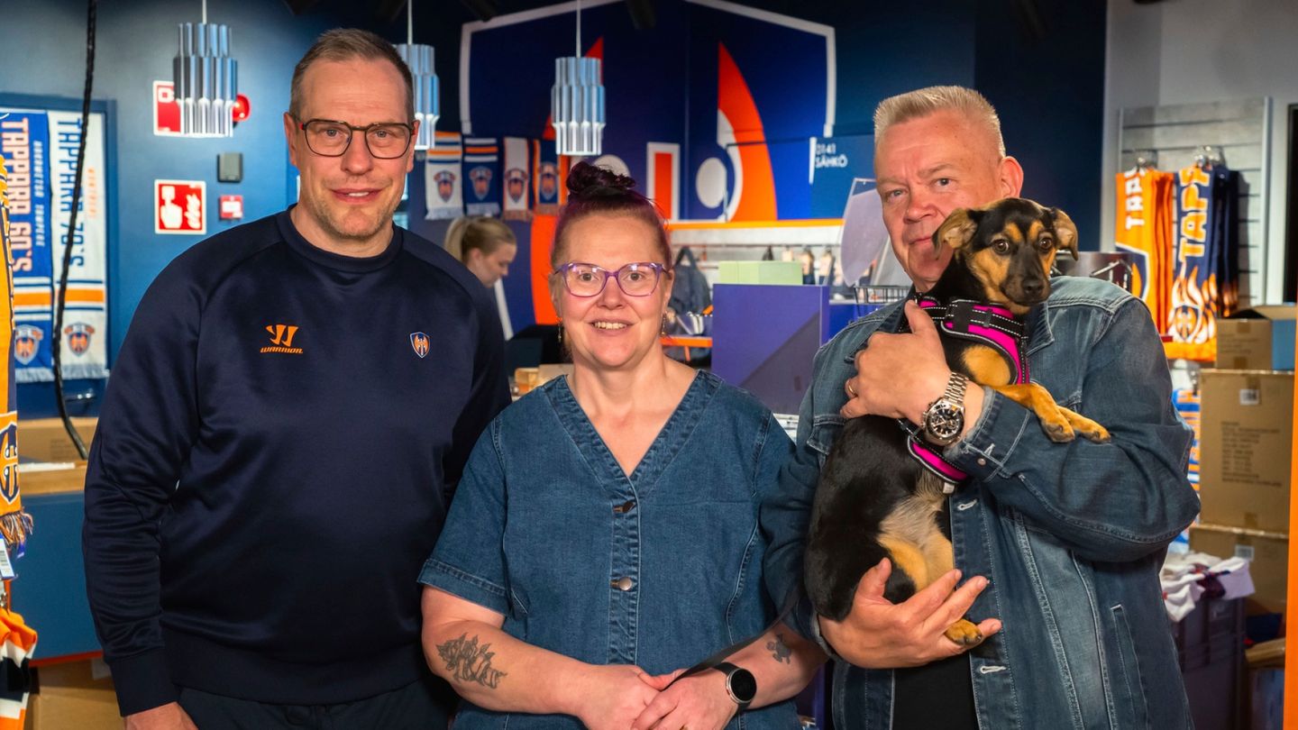 Jääkiekkovalmentaja Ville Nieminen laittaa SM-liigan kultamitalin huutokaupattavaksi televisio-ohjelmassa