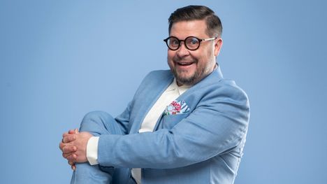 Jannella on parhaasta kaveristaan CPAP-laitteesta myös matkaversio. ”Se on kätevä, sellainen vanhan kommunikaattorin kokoinen.”