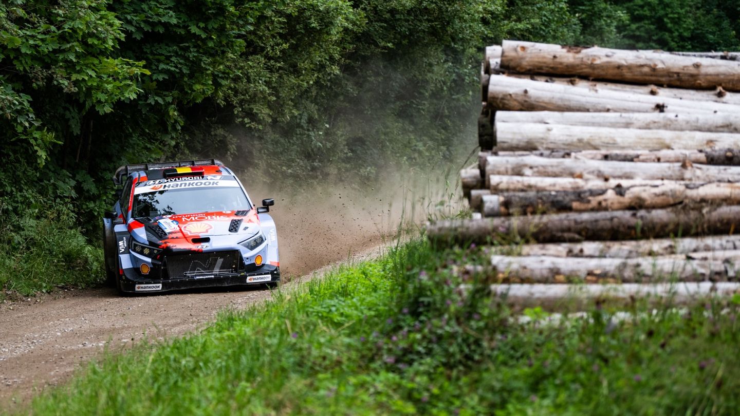 Jyväskylän MM-ralli vauhtiin! Sami Pajarilla Leijonien suursankari kyydissä