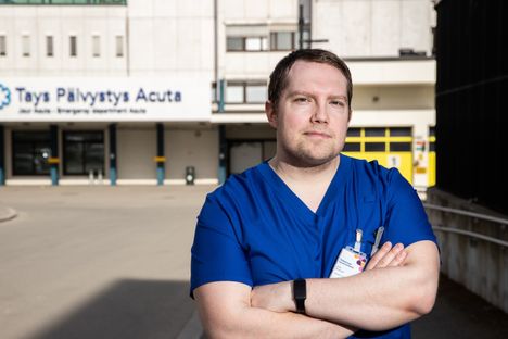 Tampereen yliopistollisen sairaalan Acutassa psykiatrisena sairaanhoitajana työskentelevä Antti Arcangeli sanoo rakastavansa työtään ja työyhteisöään.