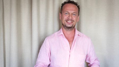 CBD-kosmetiikkaa myyvän Blank&:in ensimmäinen kivijalkaliike sijaitsee Helsingin keskustassa. Yksi perustajajäsenistä on kauramiljonääriksikin tituleerattu J-P Kukkonen.
