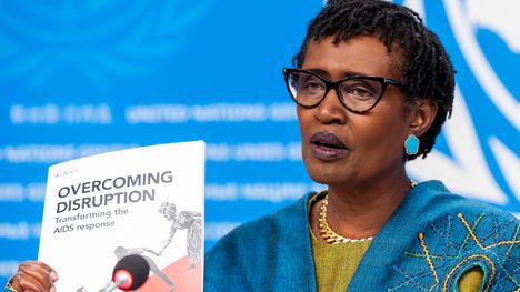 UNAIDSin toiminnanjohtaja Winnie Byanyima esitteli järjestön uuden raportin tiistaina Genevessä Sveitsissä.