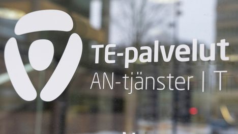 Ilman työsuhdetta olevien työttömien määrä on jo lähes neljänneksen korkeampi kuin koronavuosina samaan aikaan.