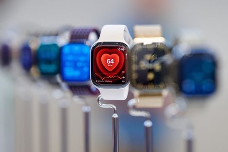 T t Kaikkea Apple Paljasti Keskiviikkona Uuden Taitettavan Puhelimen 