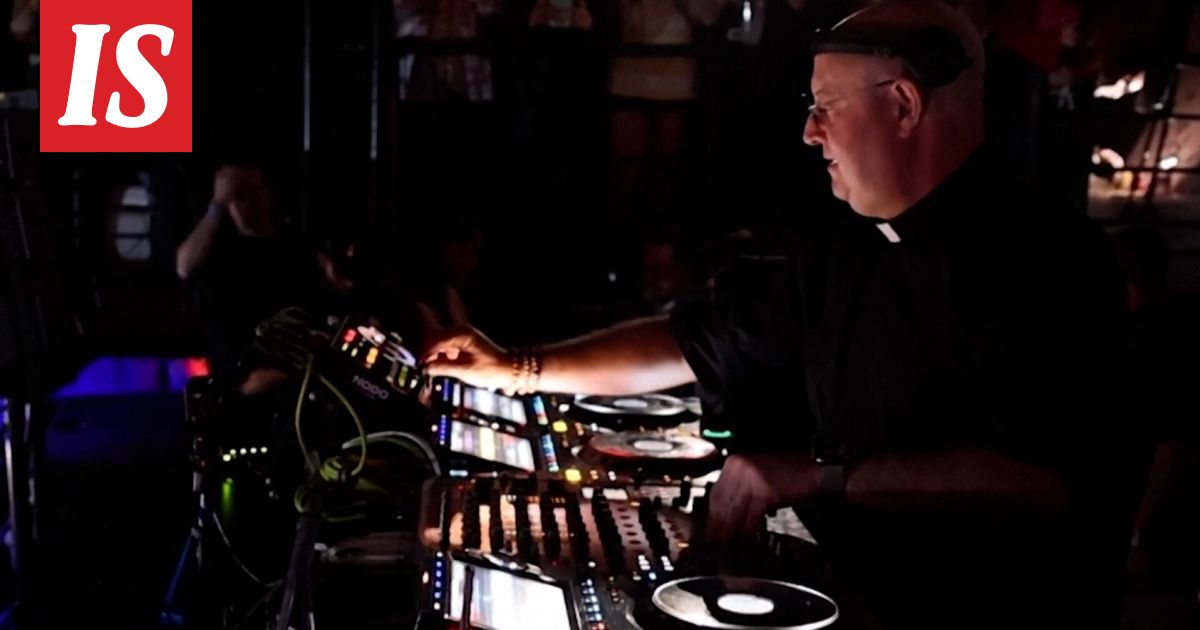 Isä Guilhermellä on erikoinen sivutyö: ”Ei tavallista papille”