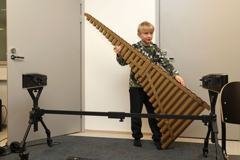 Tuure Lehtosen soitin on marimba, kuvassa jo purkuvaiheessa.