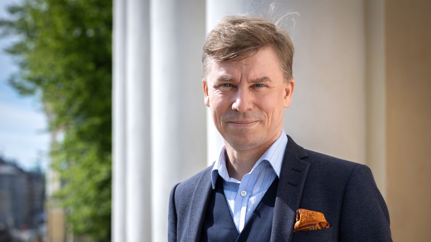 Historian: 'We are already at war,' says Oula Silvennoinen