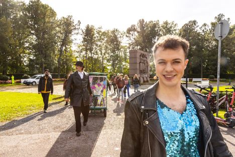 Arttu Soilumon ohjaama ja käsikirjoittama, kiitelty Peltienkelit kiertää ja esittelee kolmen tunnin ja kolmen kilometrin aikana tamperelaista queer-historiaa.
