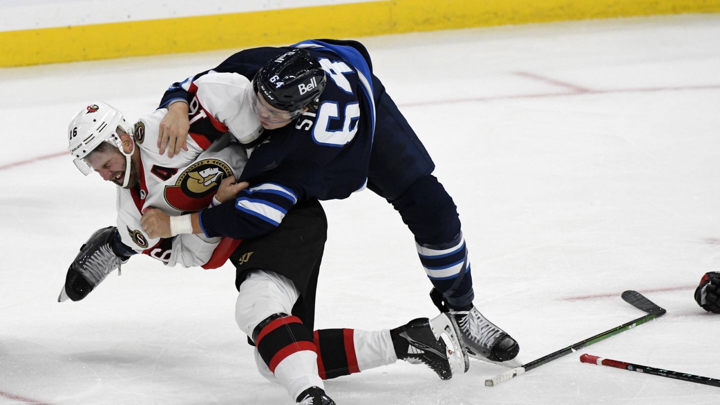 NHL-seura kaappasi 201-senttisen järkäleen