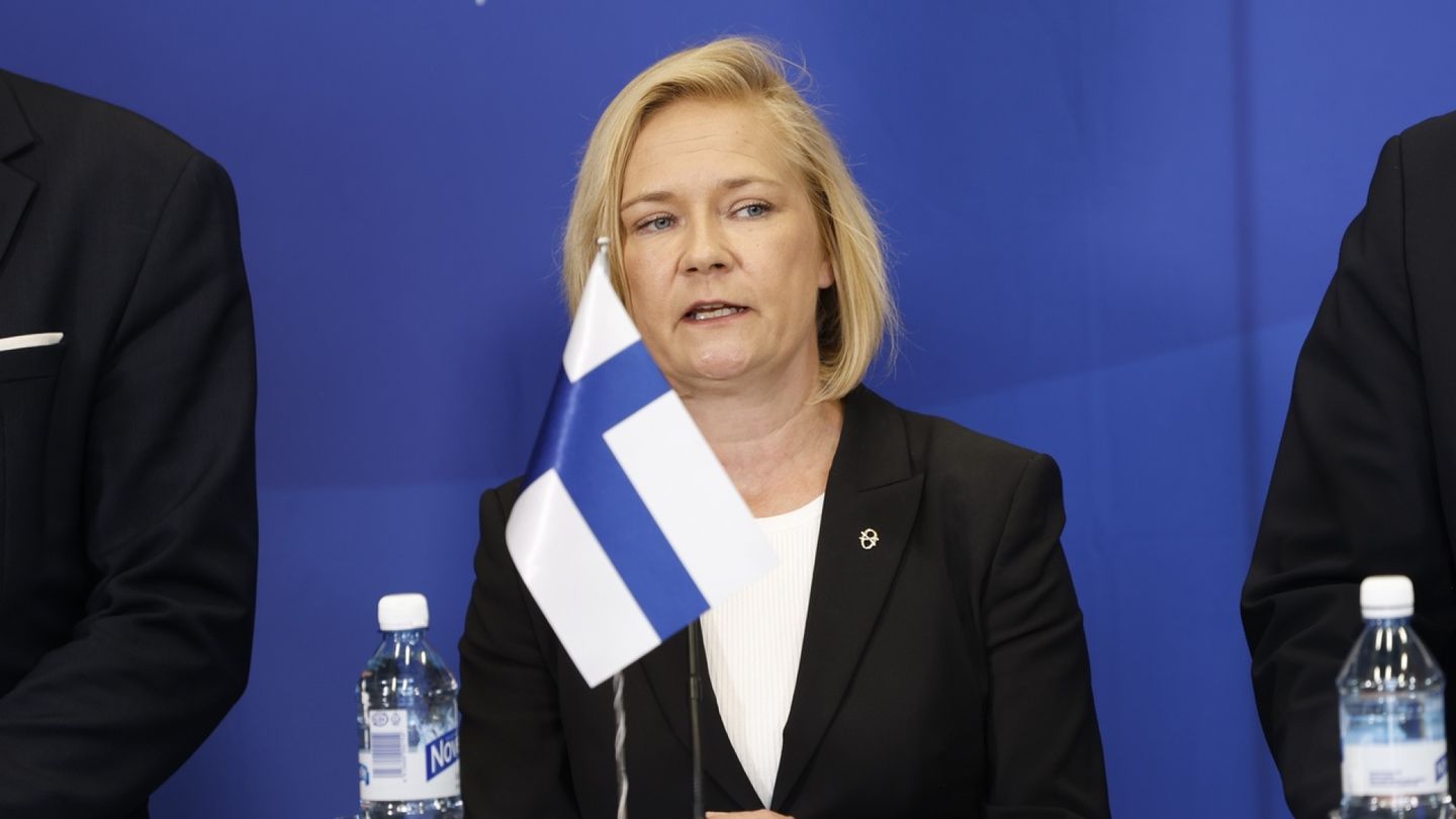 Finnish Minister's Schengen Remarks Clarified Amid EU Migrant Talks