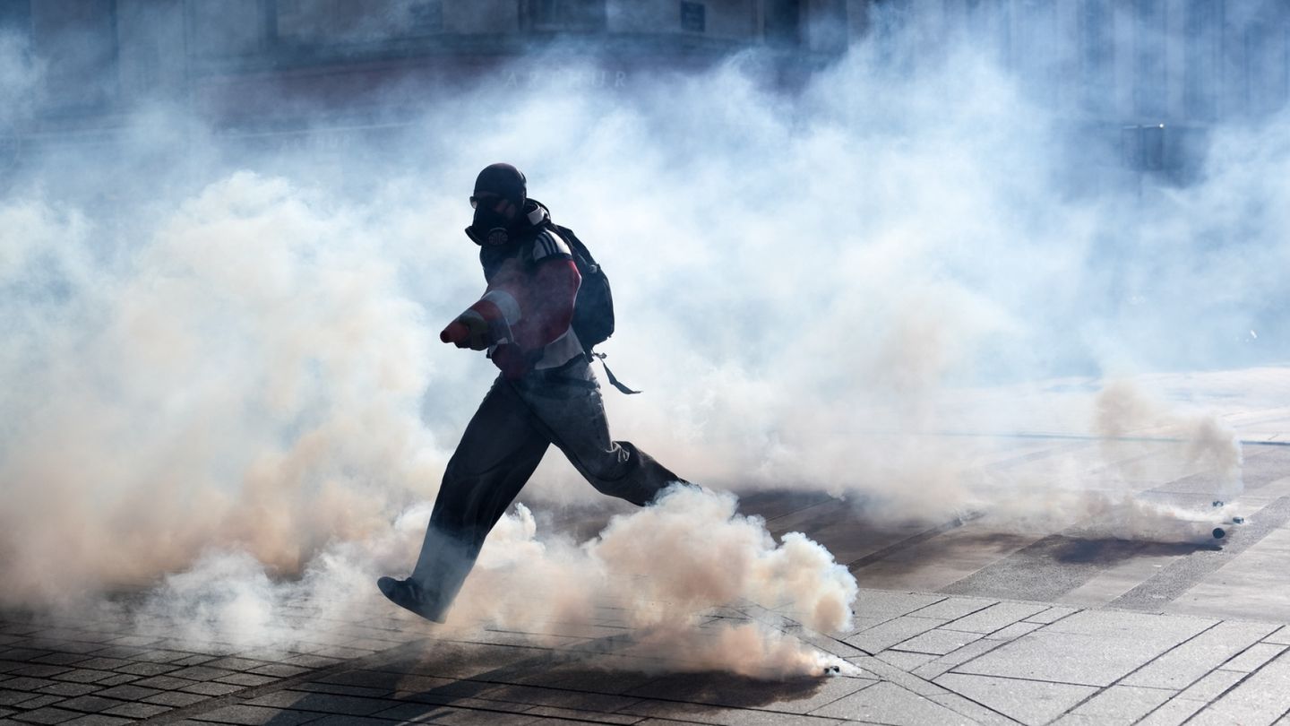 French Students Demand Education Funding