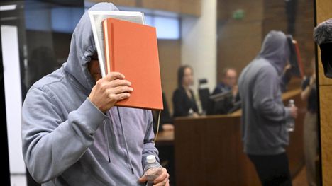 Vaimonsa murhasta Helsingin Ullanlinnassa tuomittu psykiatri Helsingin hovioikeudessa 19. syyskuuta 2025.