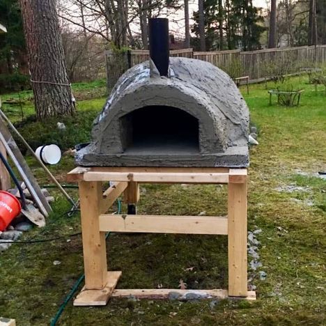 Sipolian family “started hi -fi” and built his own pizza oven