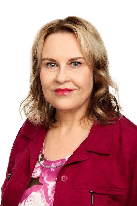Anne Nyman kuuluu aluevaltuuston henkilöstöjaostoon.