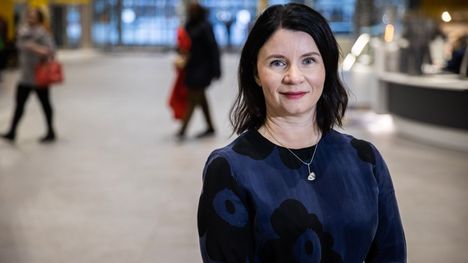 Pirkanmaan hyvinvointialueen sosiaali- ja terveysjohtajan Taru Kuosmasen mukaan hyvinvointialue käyttää aina ensisijaisesti omaa henkilöstöä.