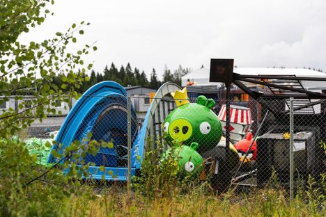 Nokian Koukkujärventien varrella sijaitsee tuttuja hahmoja. Särkänniemestä kerrotaan, että käytöstä poistetut Angry Birds -hahmot ovat alueella säilytyksessä. 