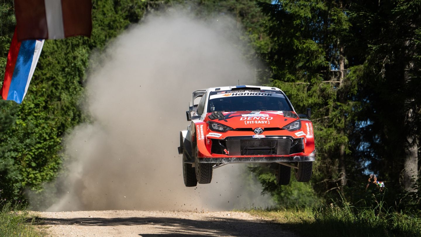 Ylivoimaa! Sami Pajarille historiallinen voitto!