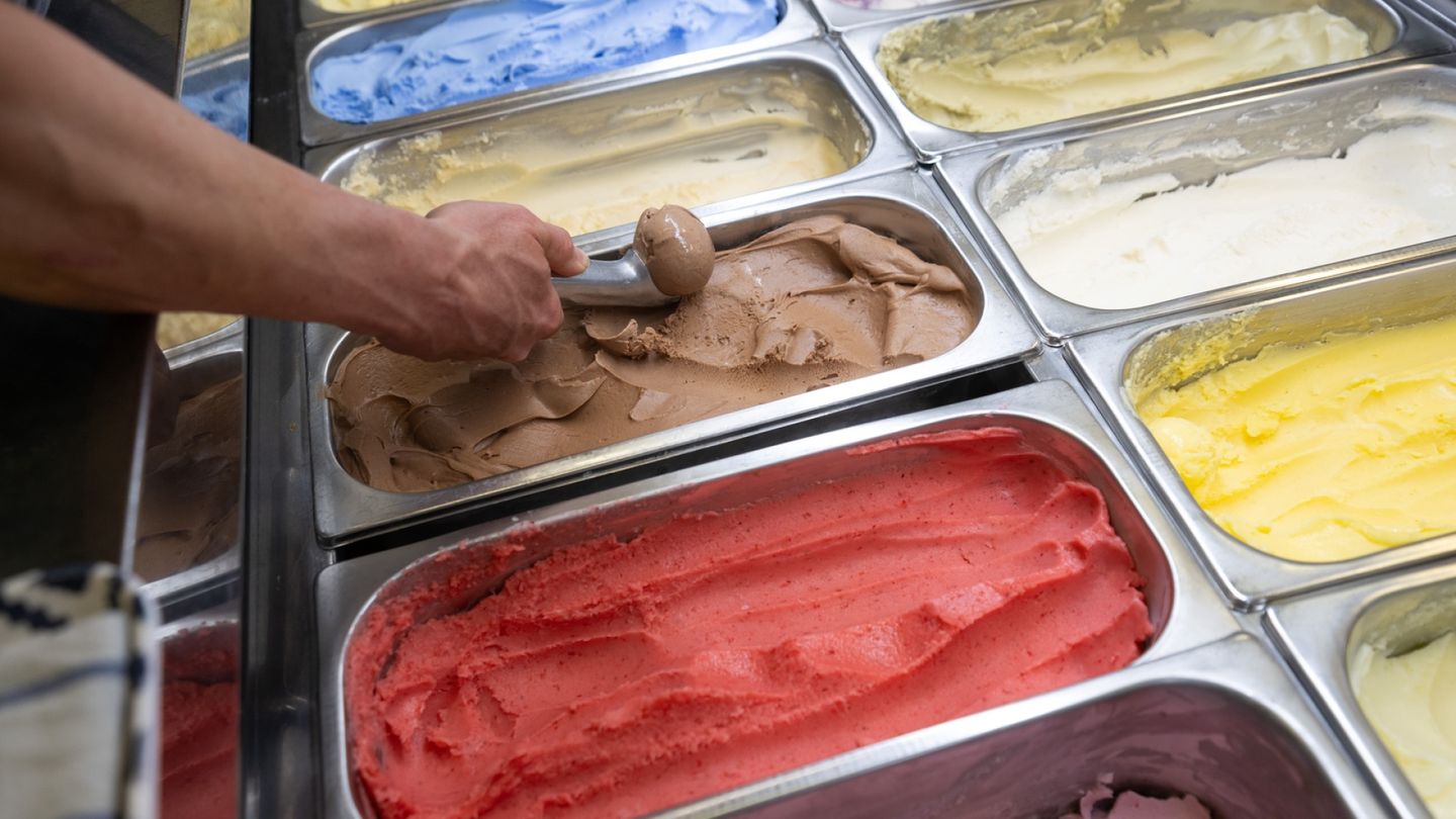 Polish tradition of free ice cream for top students ends after ombudsman's intervention