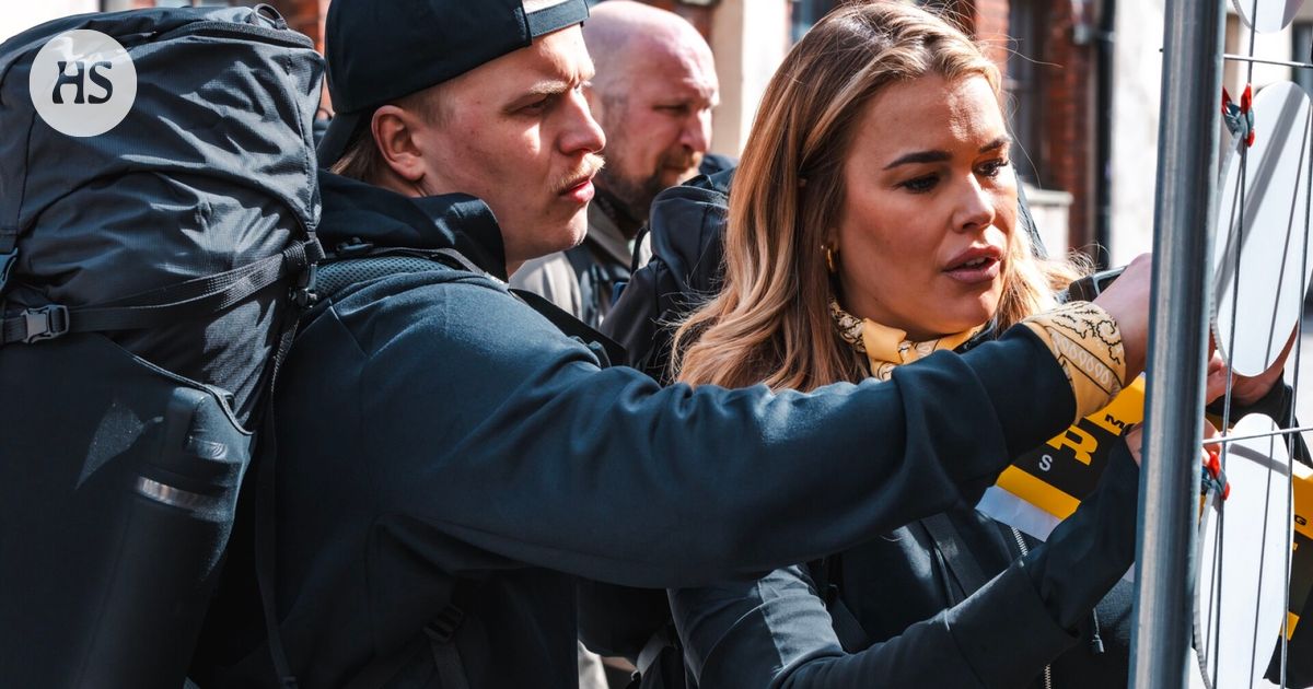 Some of the spectators were confused when the taxi was accepted as a means of public transport