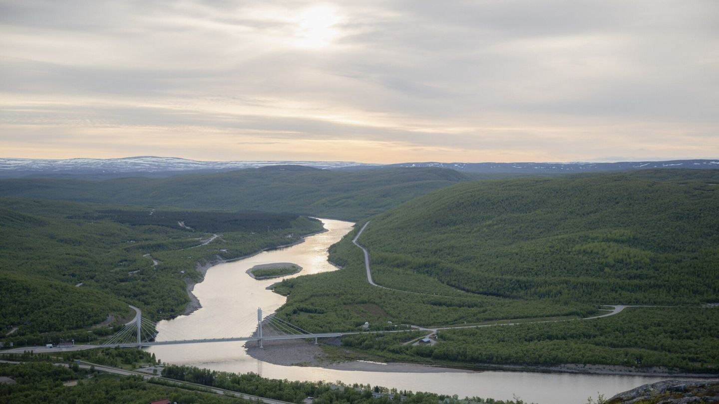 Yötön yö | Aurinko laskee tänään Utsjoella