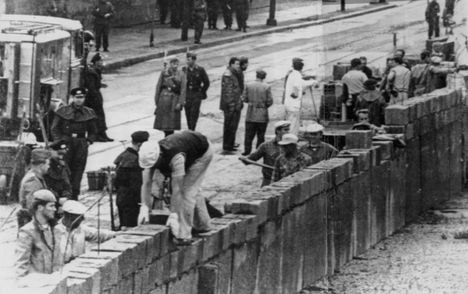 30 Vuotta Berliinin Muurista DDR n Yhteiskunnan Katastrofi Oli 30-vuotta-berliinin-muurista-ddr-n-yhteiskunnan-katastrofi-oli