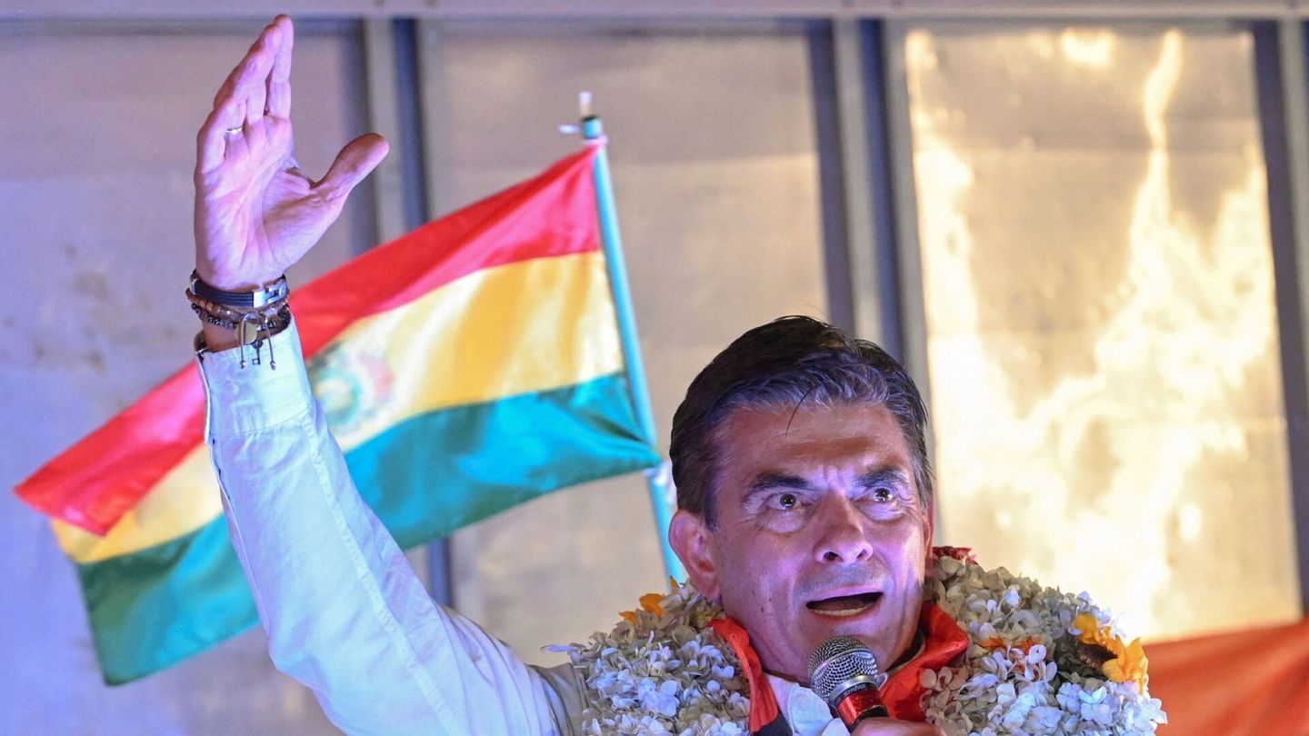 Bolivia | Bolivian presidentiksi nousemassa keskusta­oikeistolainen Rodrigo Paz