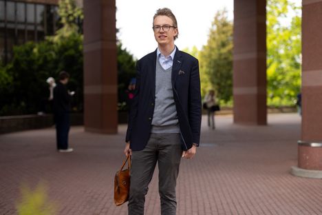 Alexander Lindell has studied business science of the year.