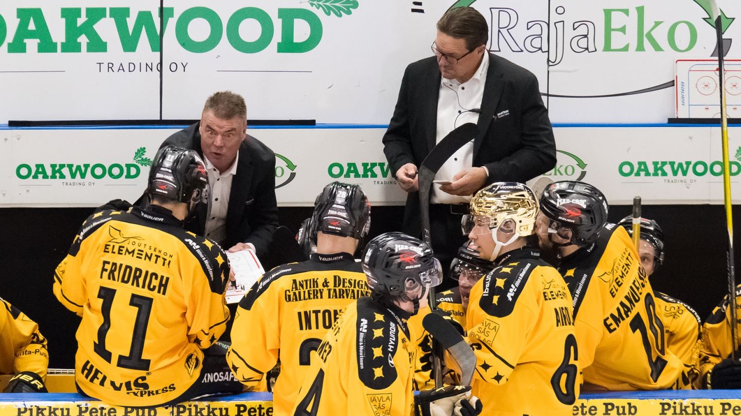 Raimo Helmisen SaiPa hurmaa uudella tavalla, jumbo hävisi taas – näin SM-liigassa pelattiin torstaina