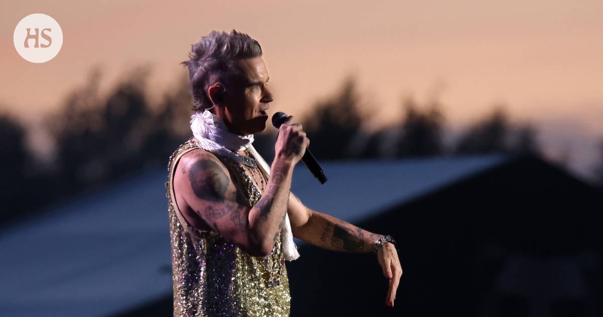 Robbie Williams will perform at the Olympic Stadium next fall